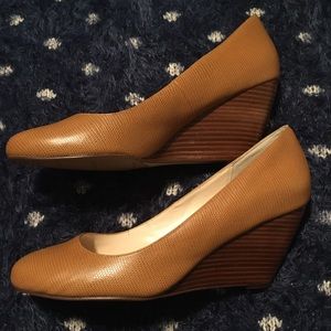 Brand New Cole Haan textured leather wedge size 11